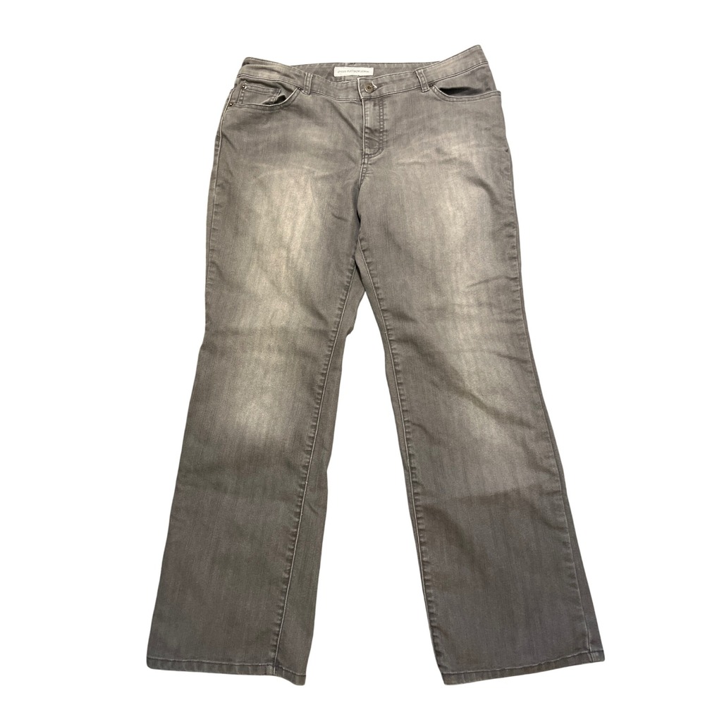 Chico's Jeans Women's Size 2 Reg Platinum Denim Gray Boot Leg Ultimate‎ Fit